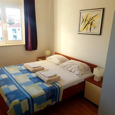 Josip Apartment *